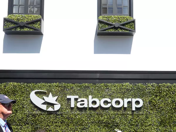 Tabcorp (ASX: TAH) share price